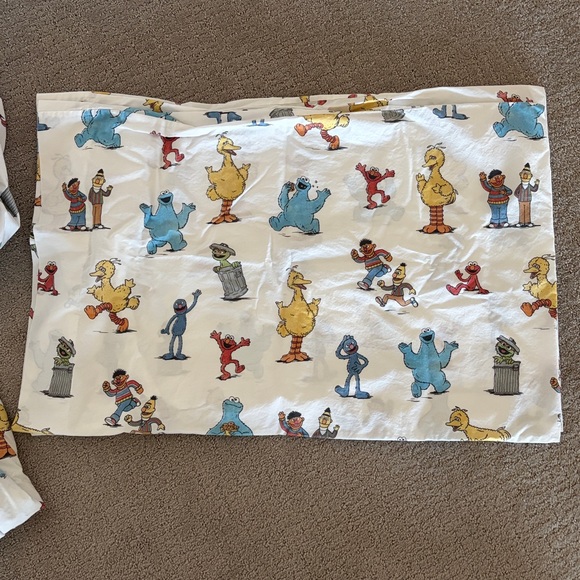 Pottery Barn Sesame Street sheet set - Picture 5 of 9